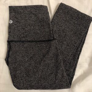 black & grey herringbone lululemon leggings